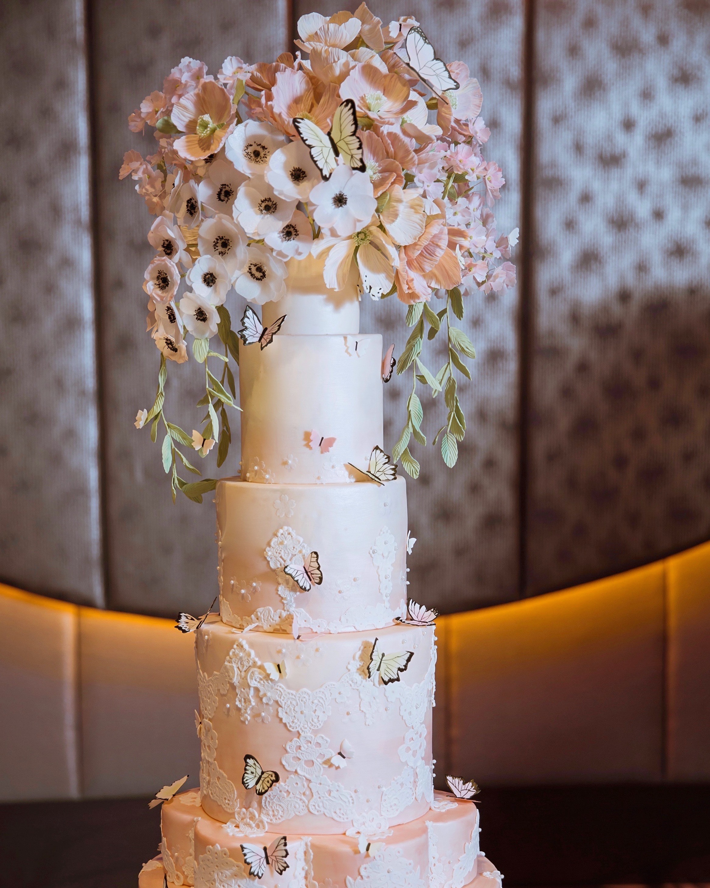 The Caketress Cakes Luxury wedding Cakes in Dubai, Abu Dhabi , UAE